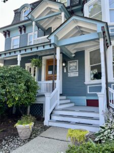 307609313018575 225x300